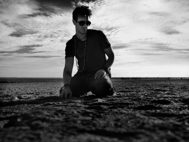 LikeARocket A 21503TPK BW HC WEEB